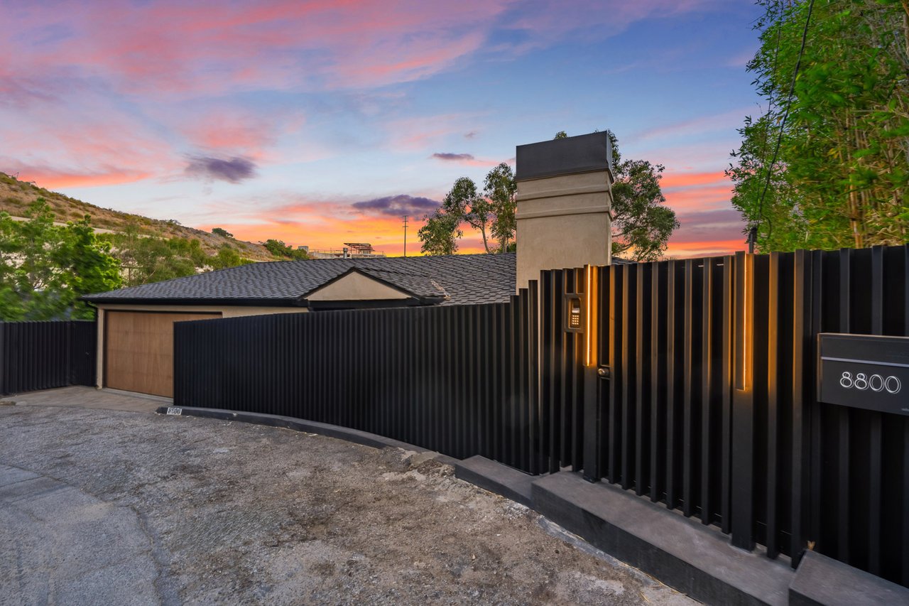 Hollywood Haven ⛰️