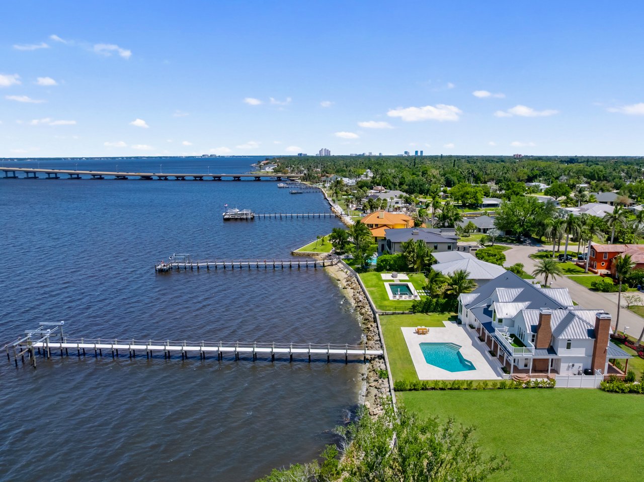 8451 Casa Del Rio LN