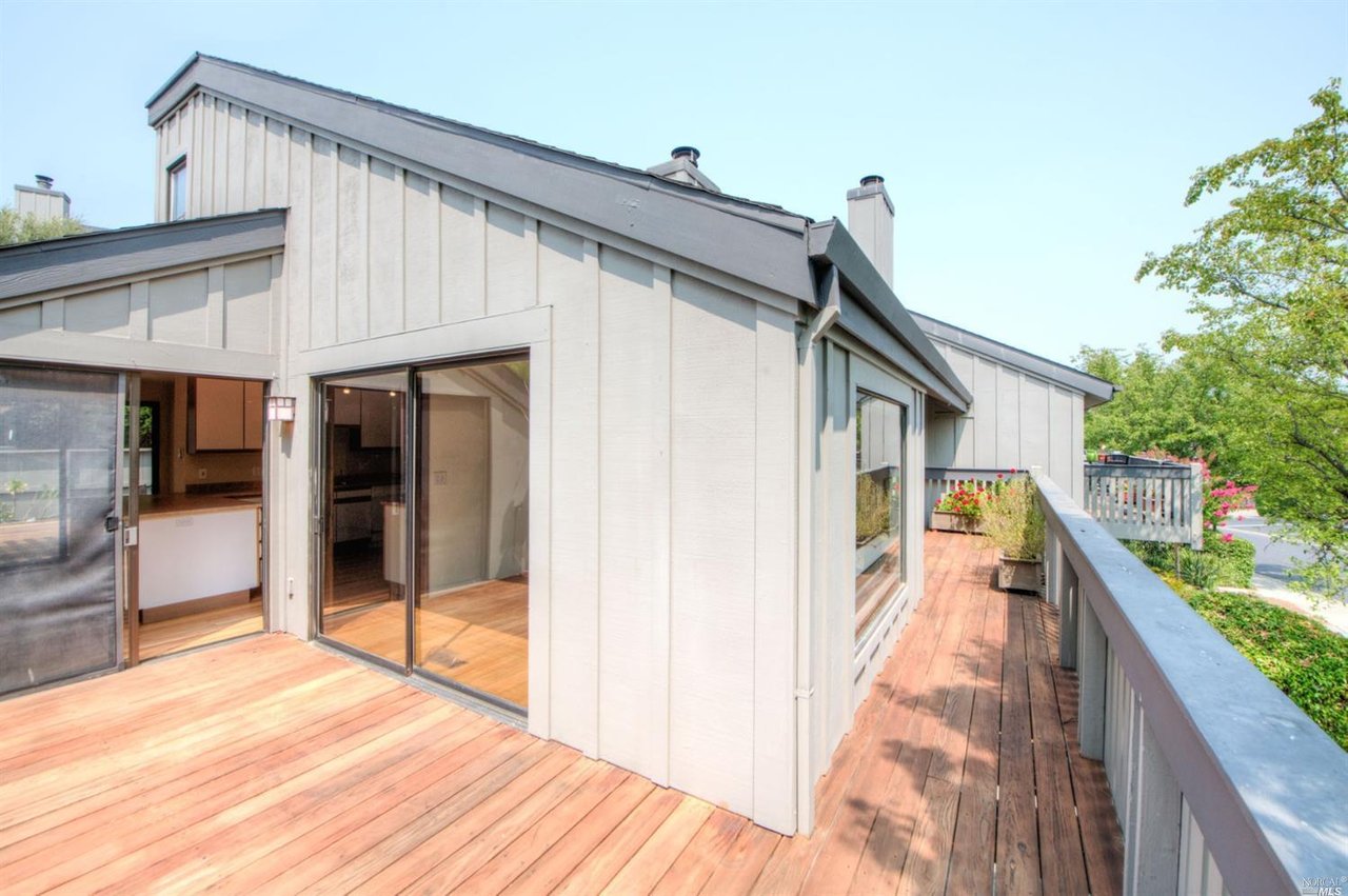 51 Windstone Dr