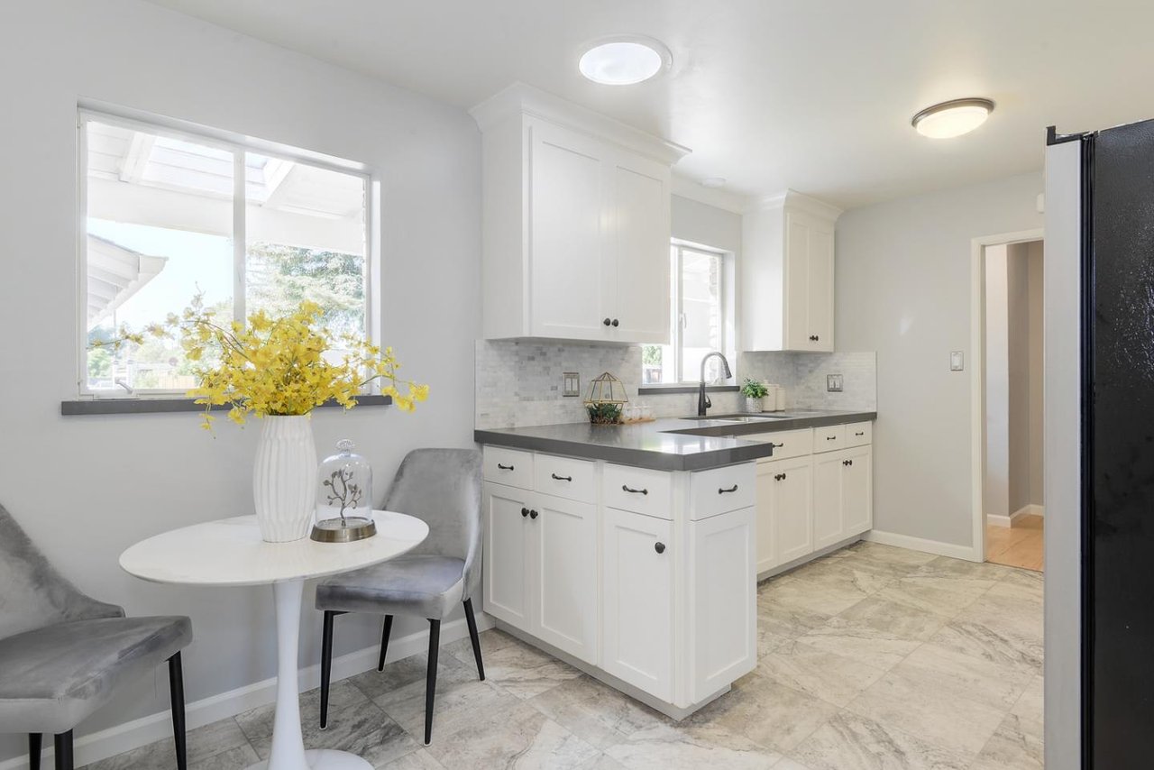 22160 Berkeley Court