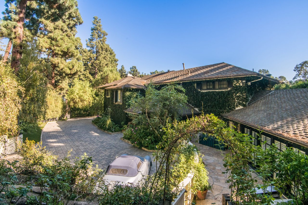 Enchanting Traditional Beverly Hills Estate