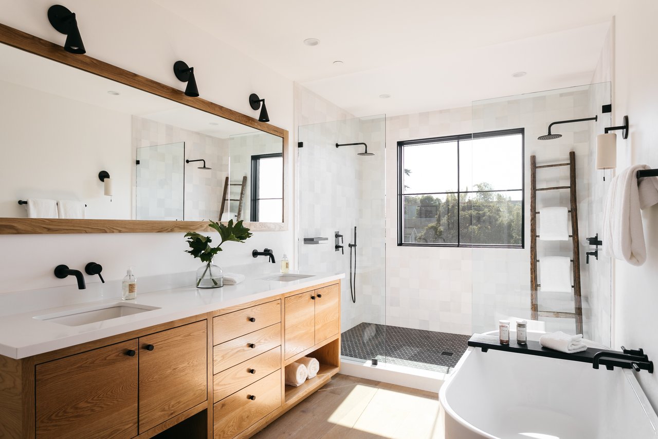 Bespoke Home in Silver Lake by Rob Diaz Design