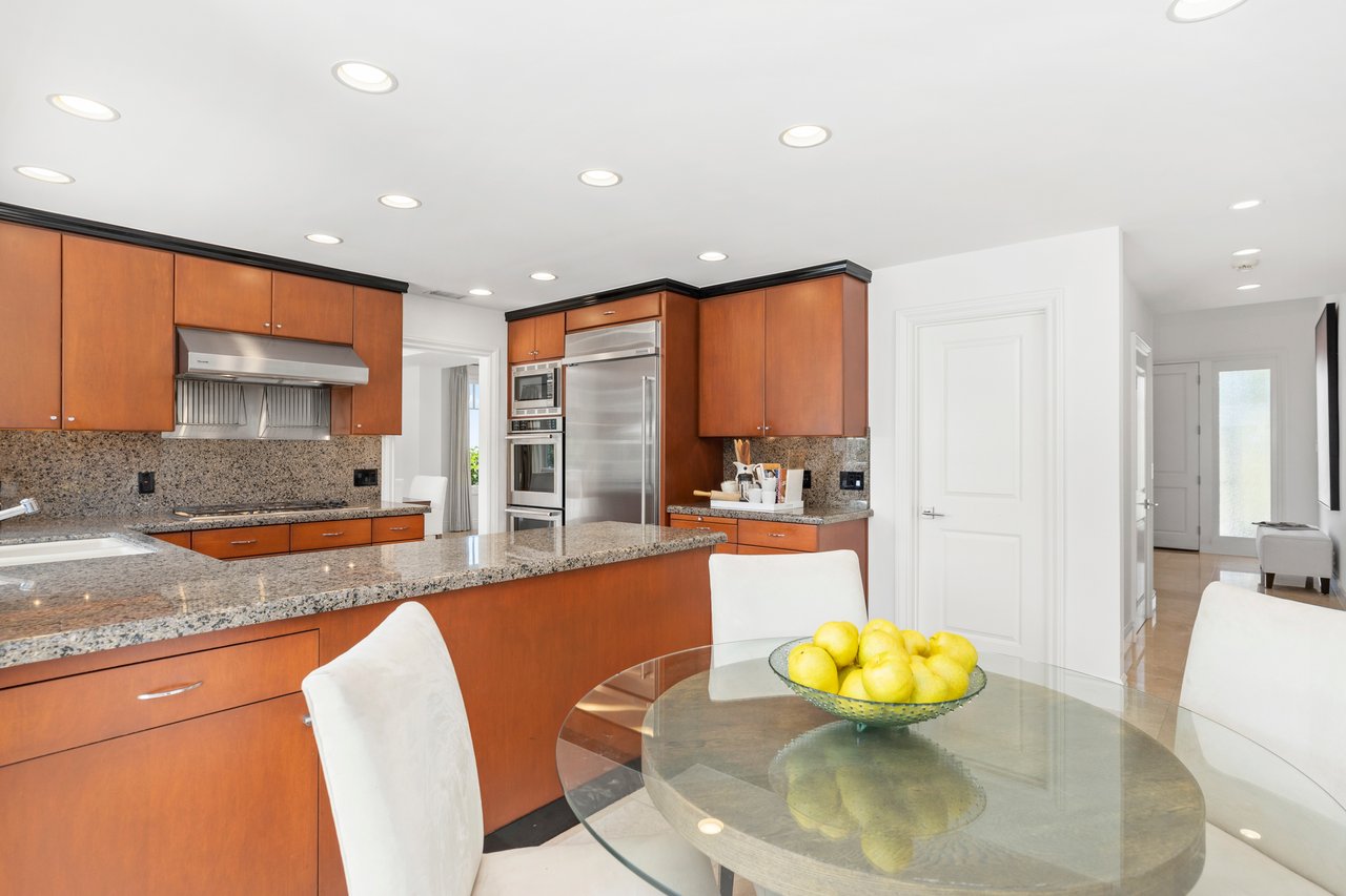 901 Aleppo St