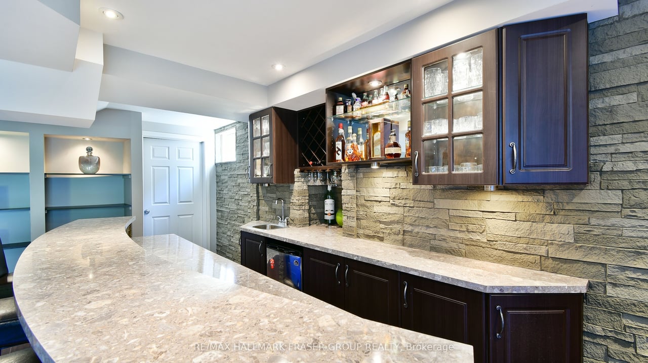 64 Roberson Dr