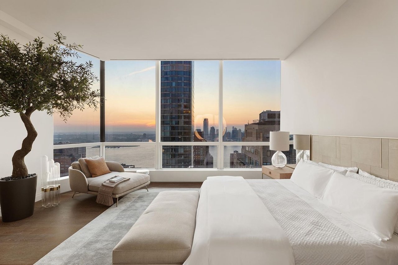 77 Greenwich St #PH
