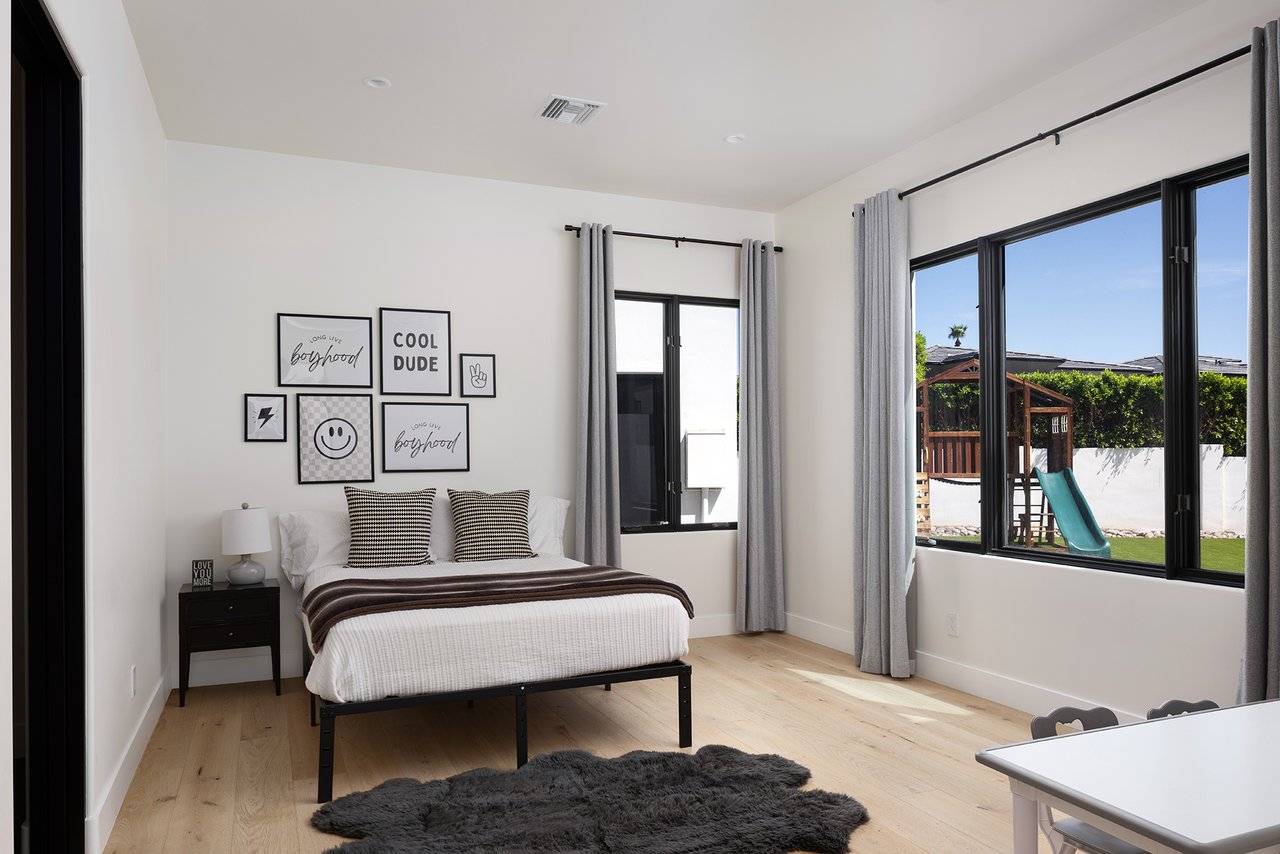 6718 E SAN JUAN Avenue