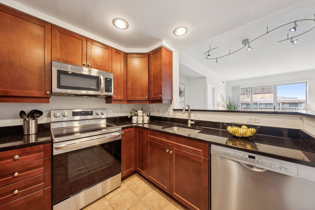1111 11th St NW