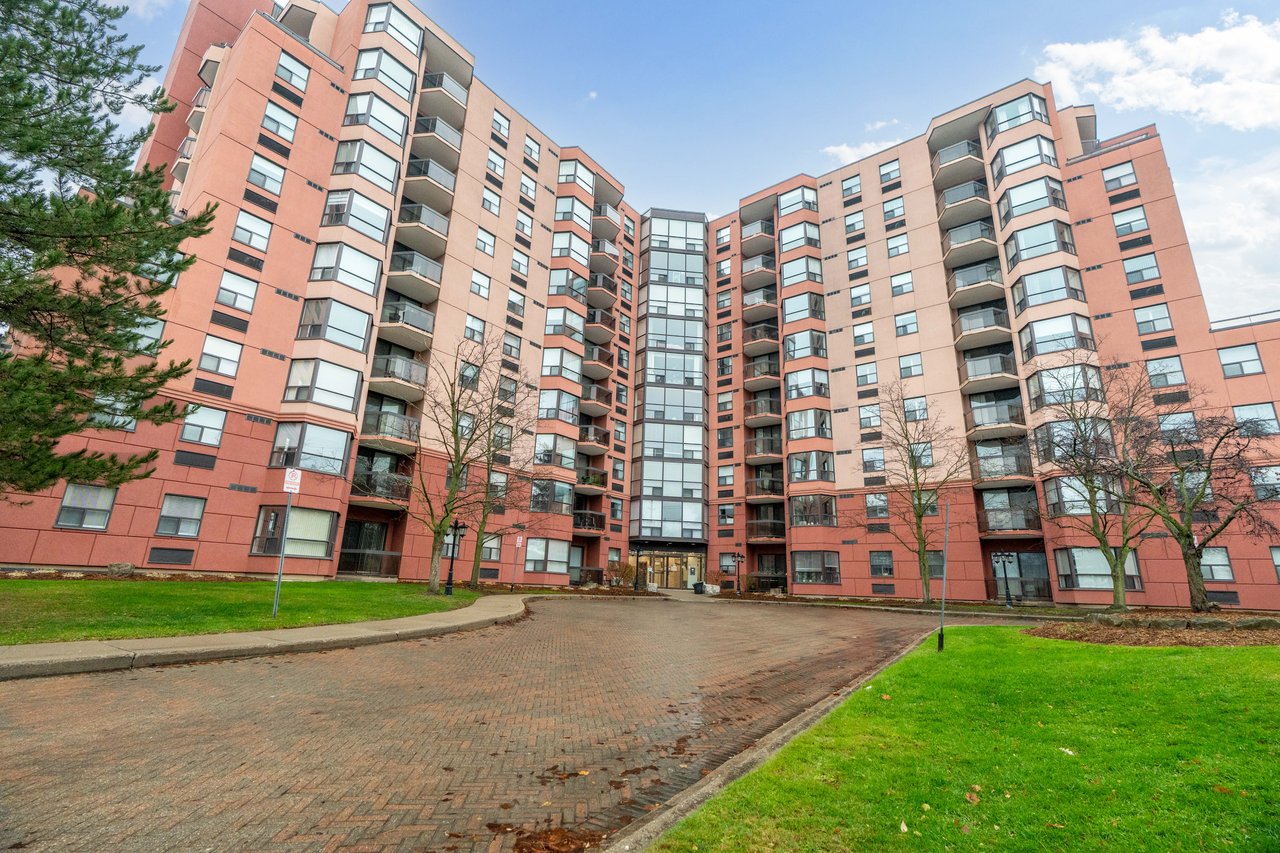 beautiful 2 bedroom 2 bath Condo in downtown London