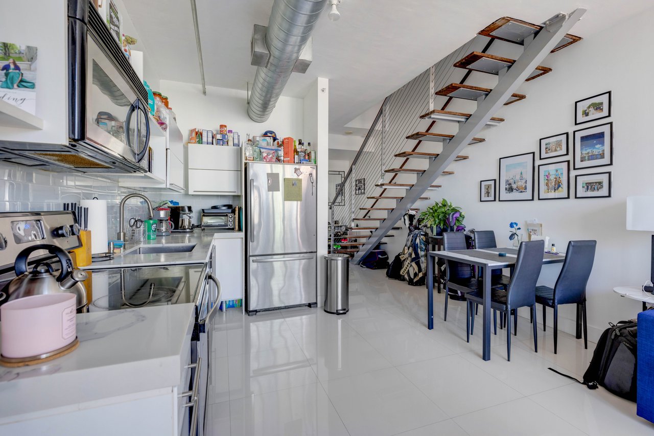 690 SW 1st #2308 Miami FL-33130