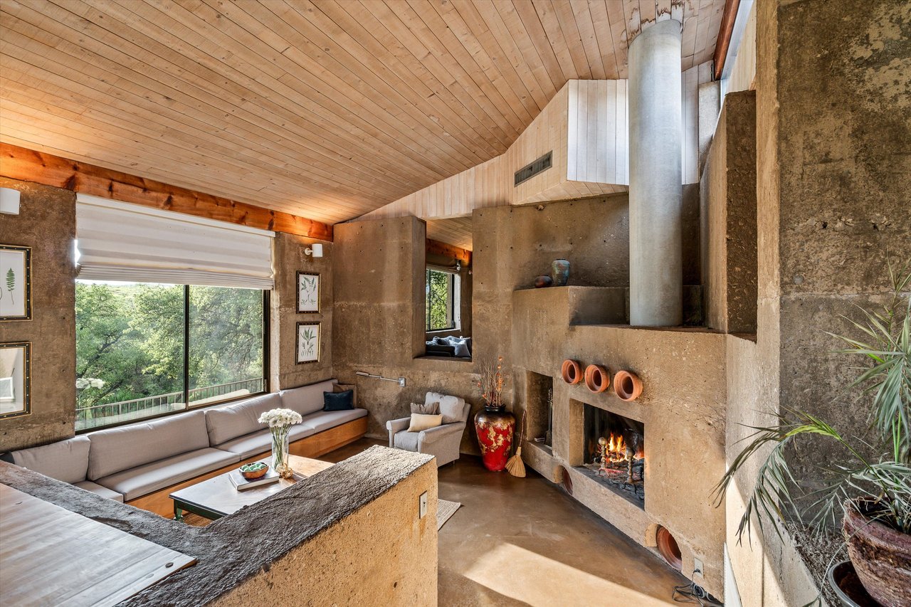 85 Hog Canyon Road