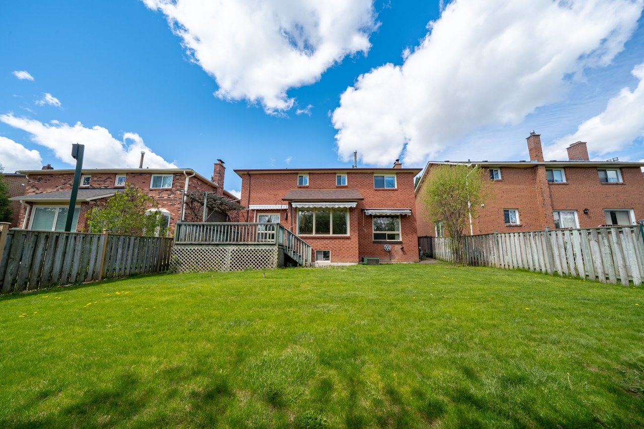 51 Sanderson Crescent