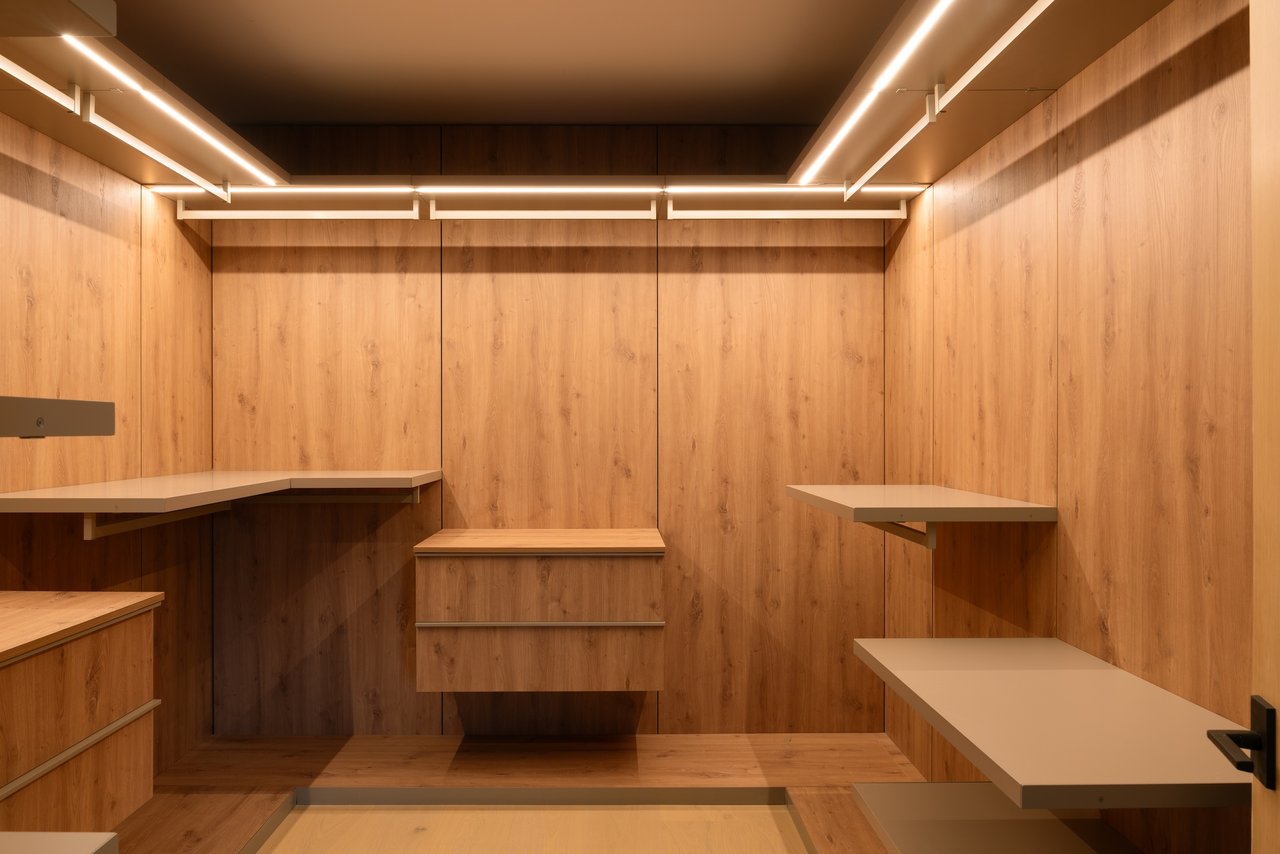 quintessential Hollywood Hills