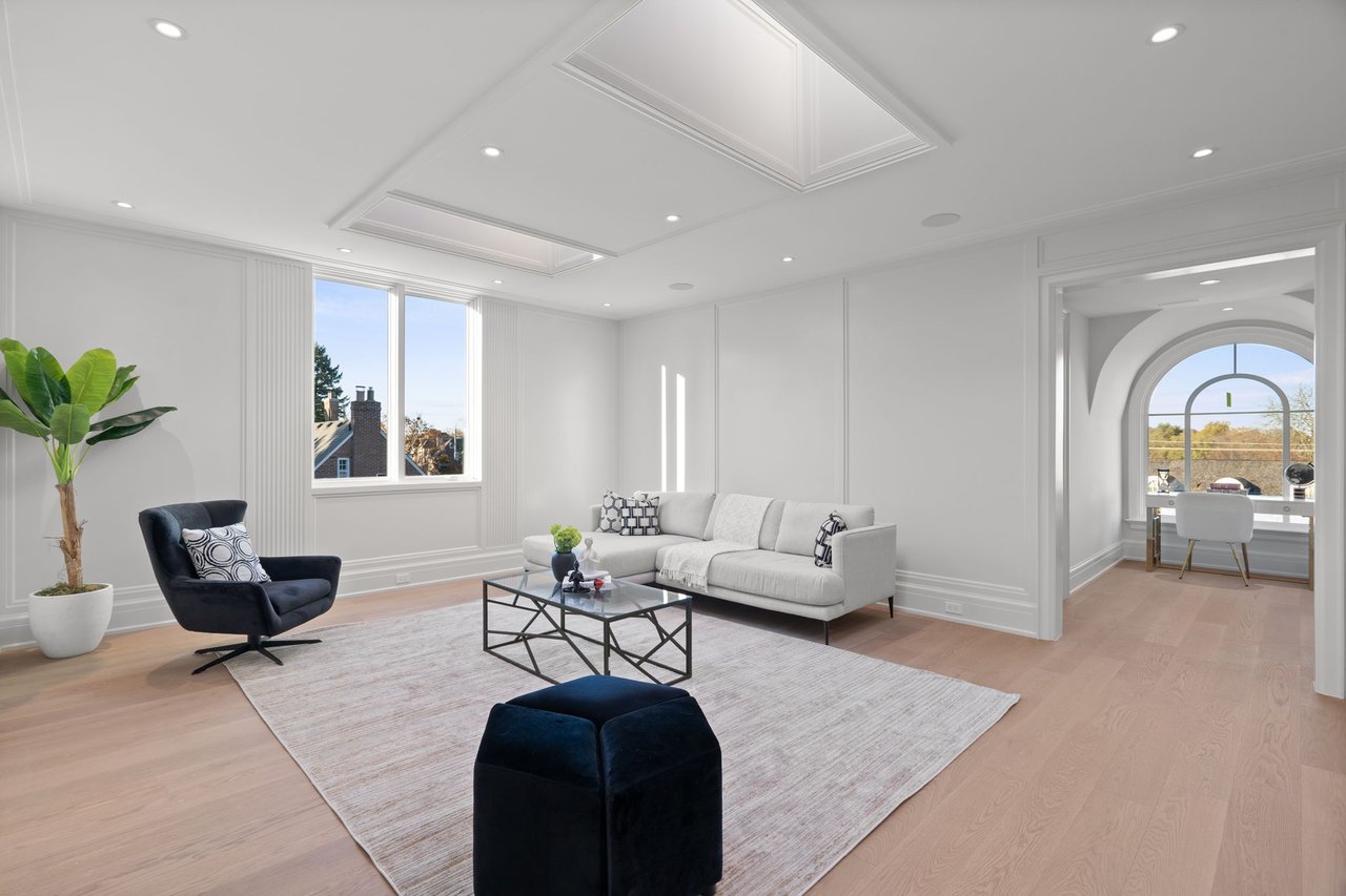 Prestigious Dunvegan Rd