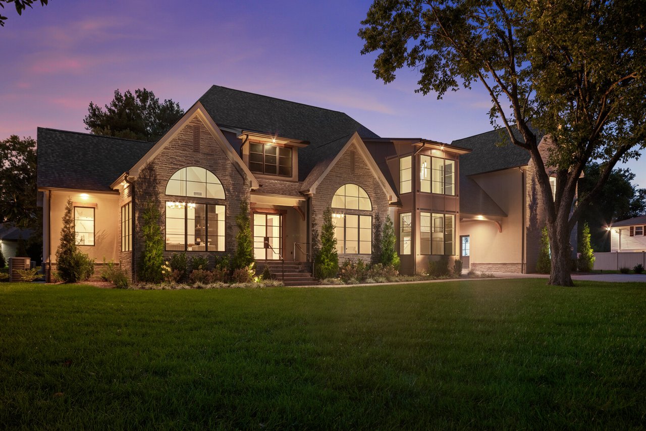 521 Mansion Dr in Brentwood — arched entry and gabled roof