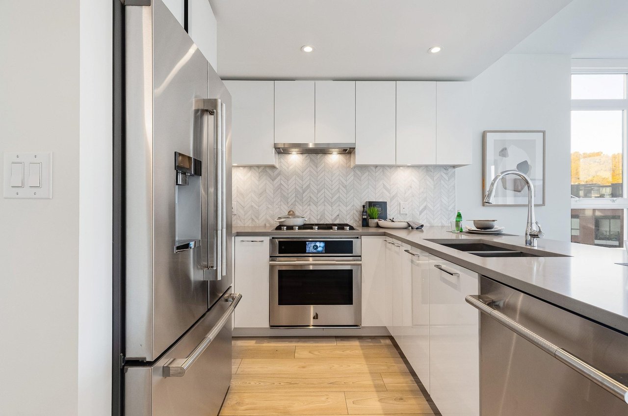 3581 E Kent Avenue N, #601
