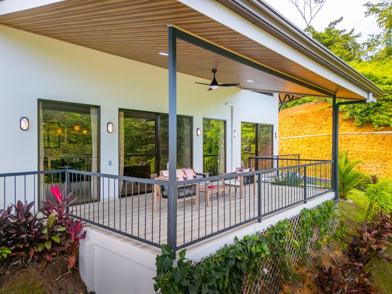 Modern Jungle Oasis in Finca Marañon – A Slice of Paradise in Ojochal, Costa Rica