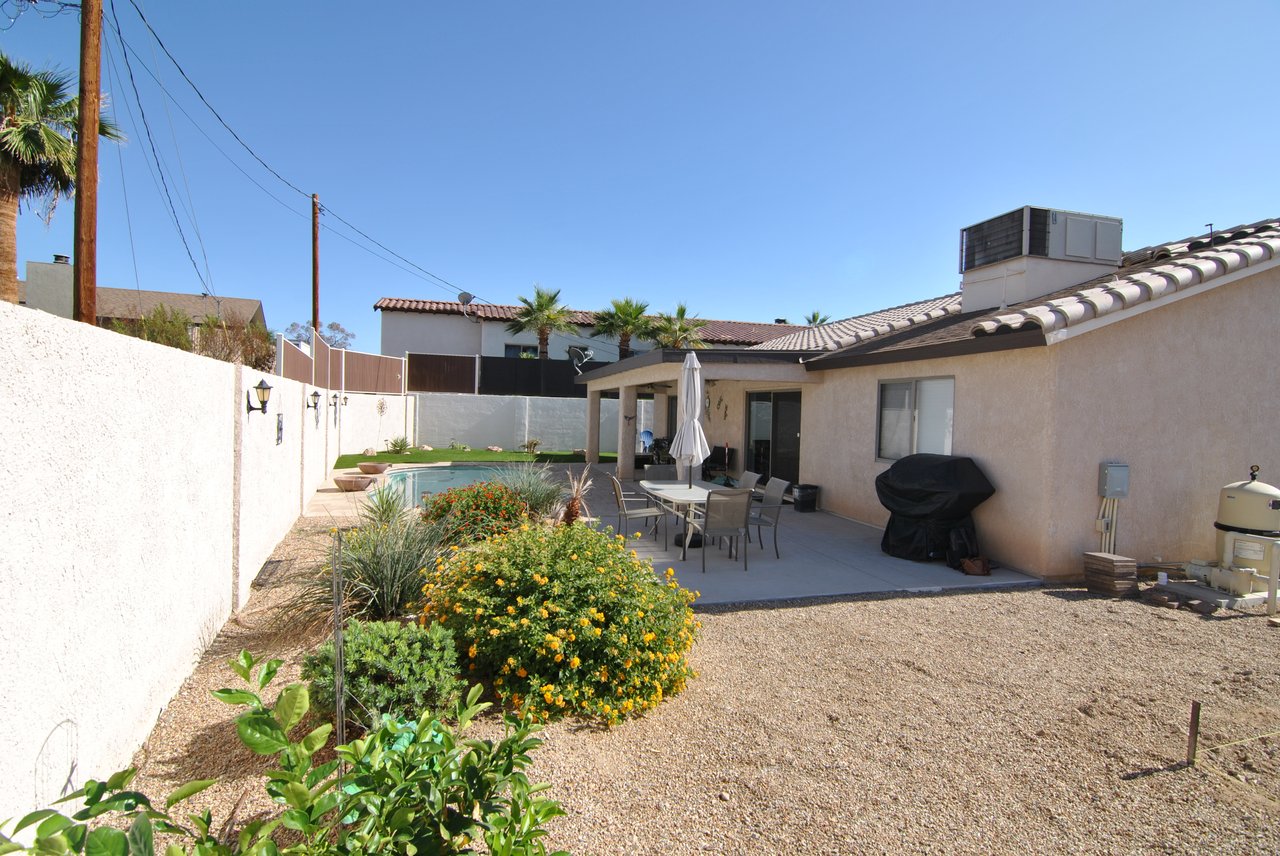 1835 Emerald Dr