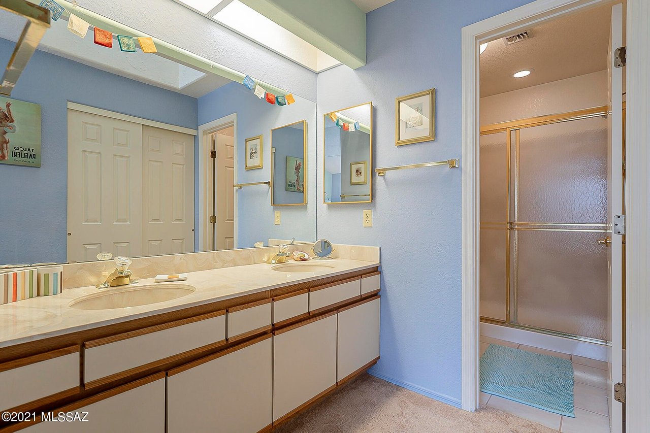 1323 E Stoney Canyon Cir