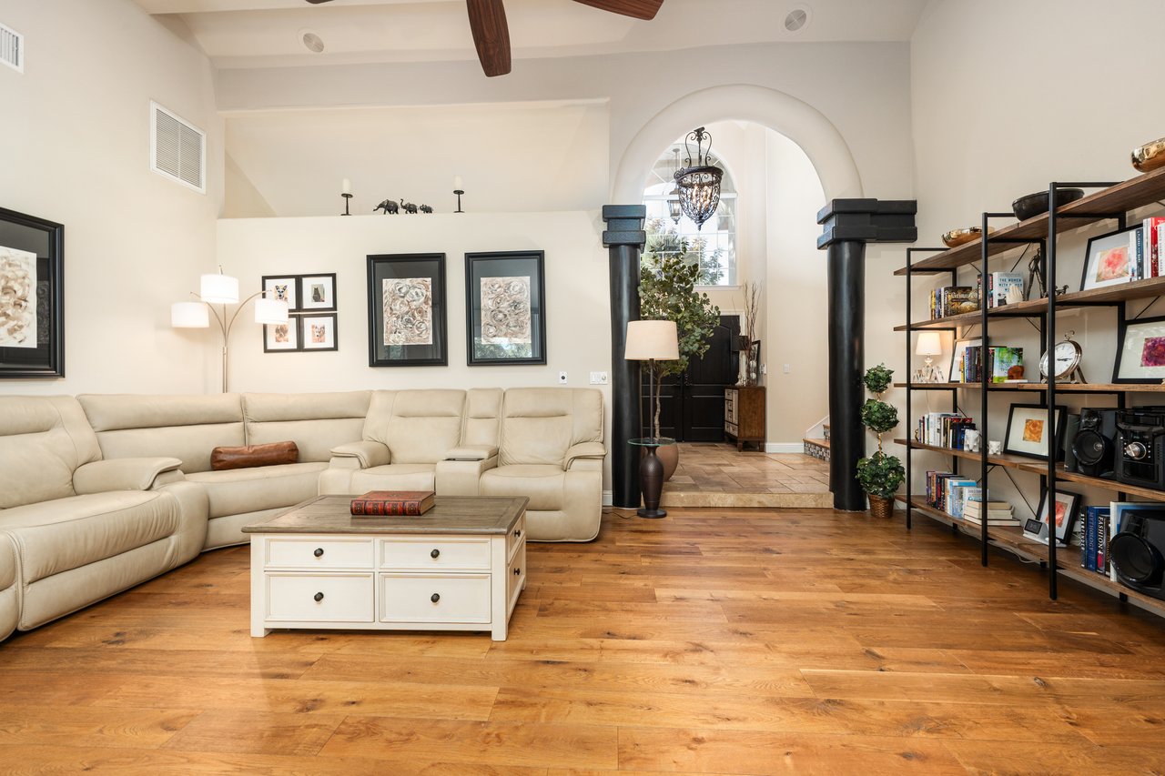 841 E Country View Circle