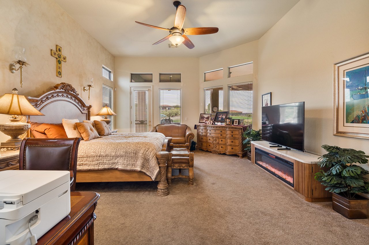 9657 E PEREGRINE Place