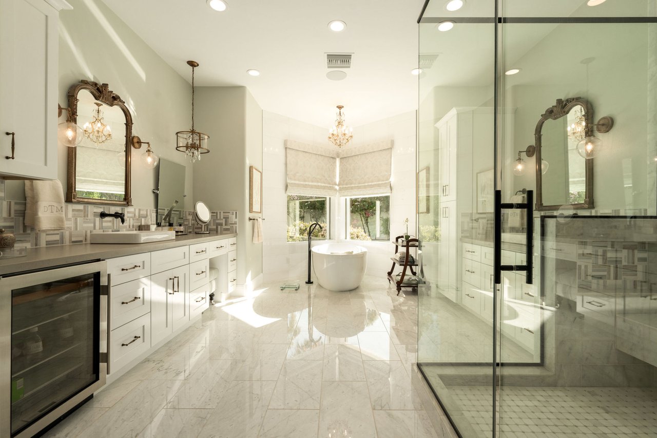 7115 E FOOTHILL Drive