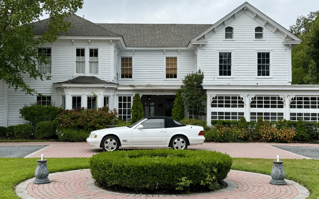 Top Neighborhoods for Luxury Living in Aledo
