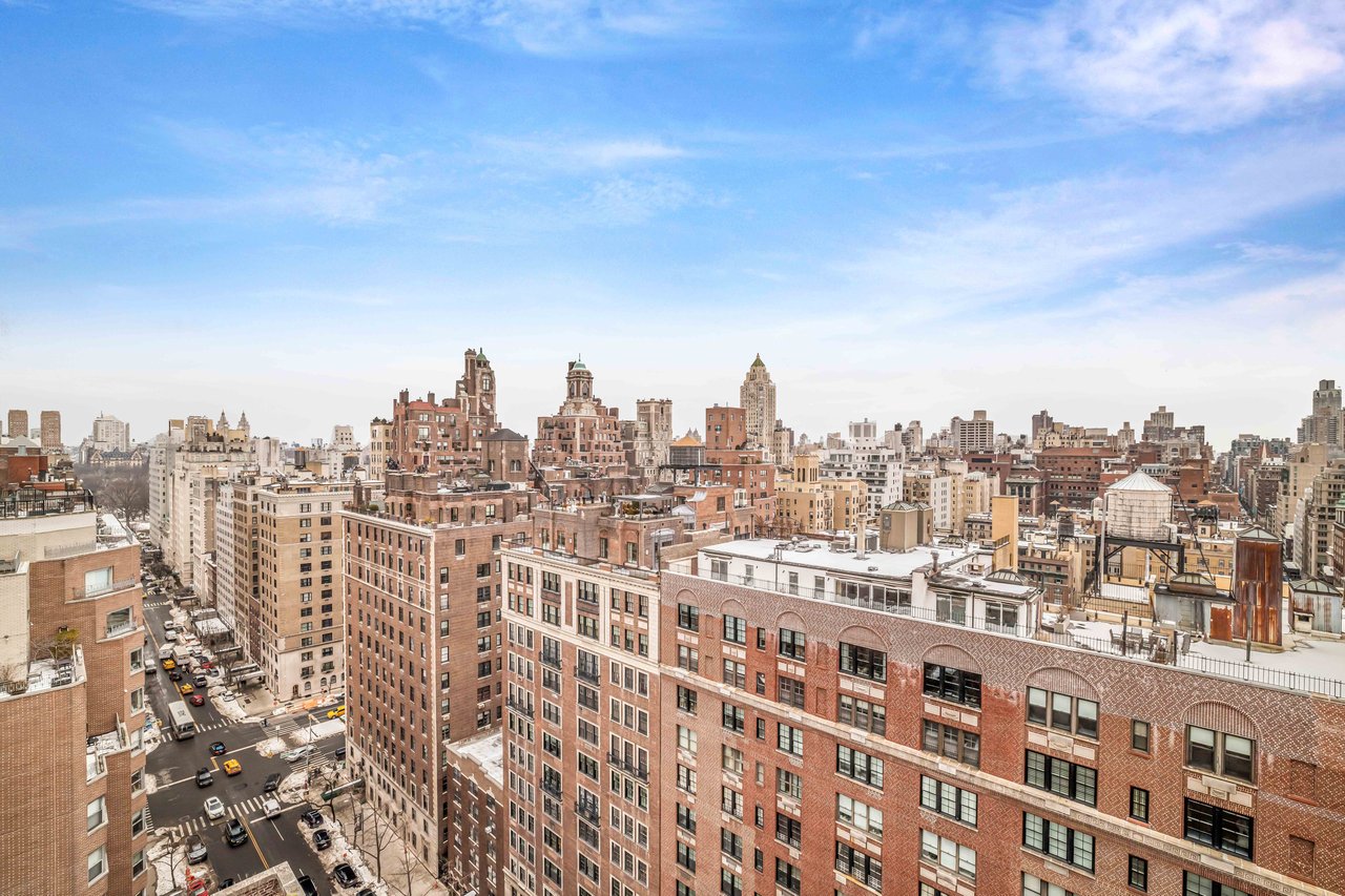 140 East 72nd Street