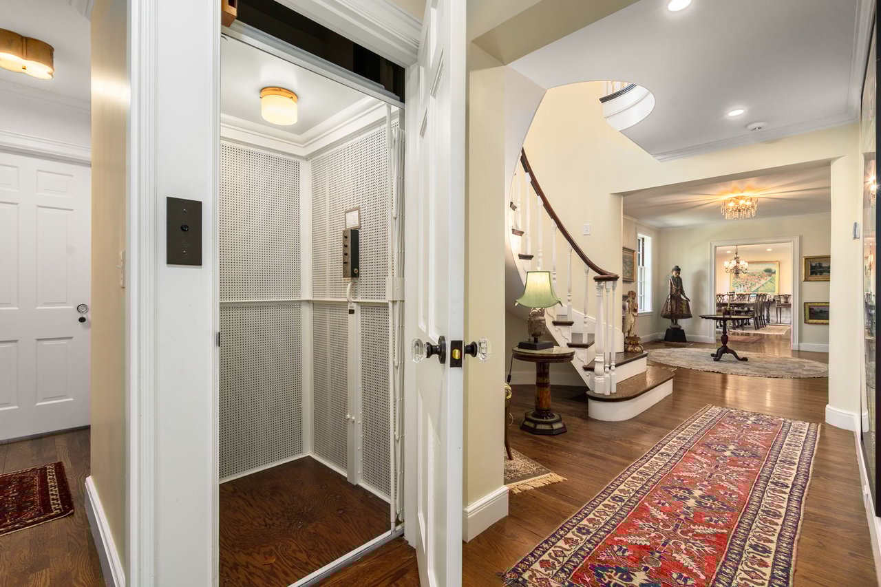 Renovated Georgian Colonial 