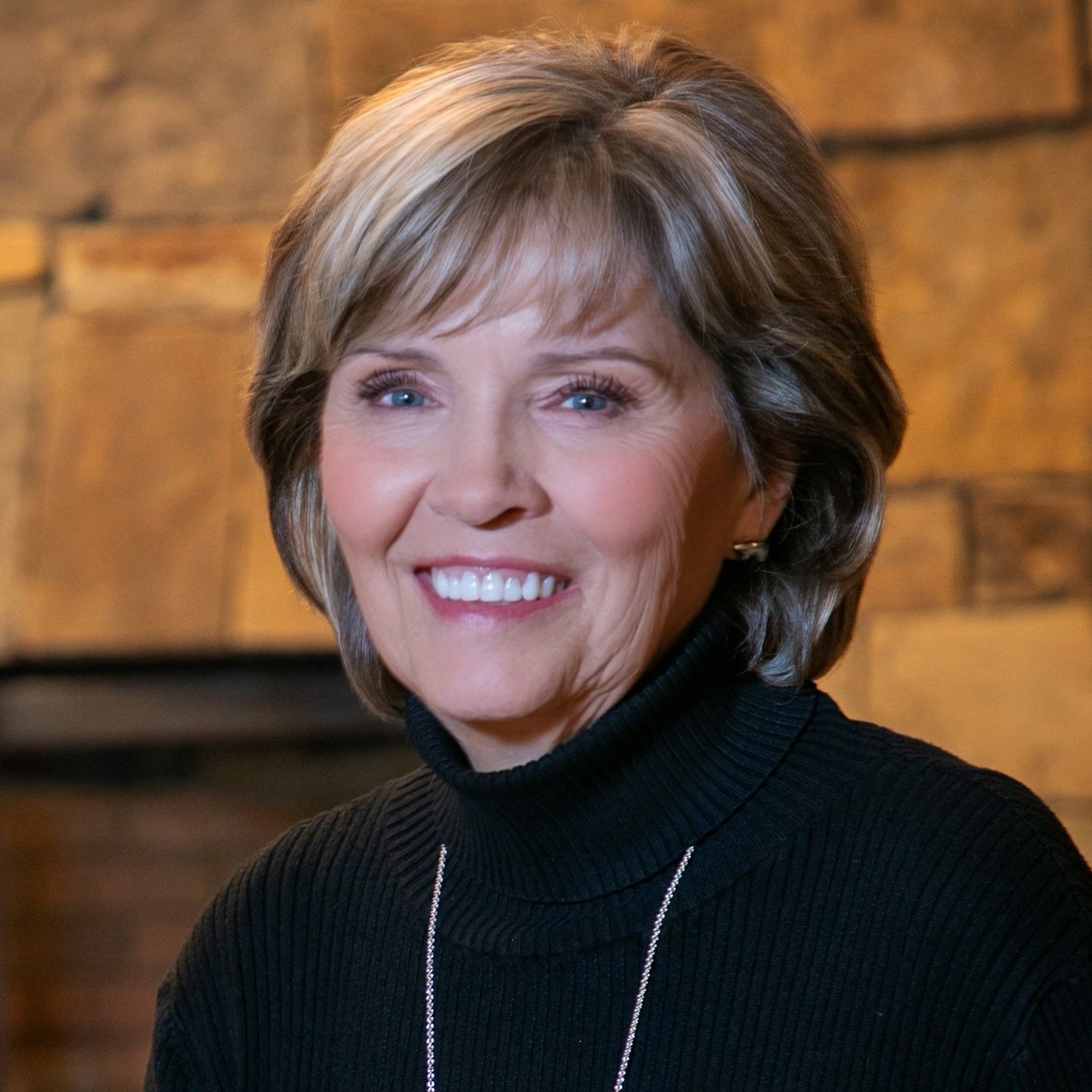 Lisa (Lysa) Burton Eagle, CO Real Estate Agent Headshot