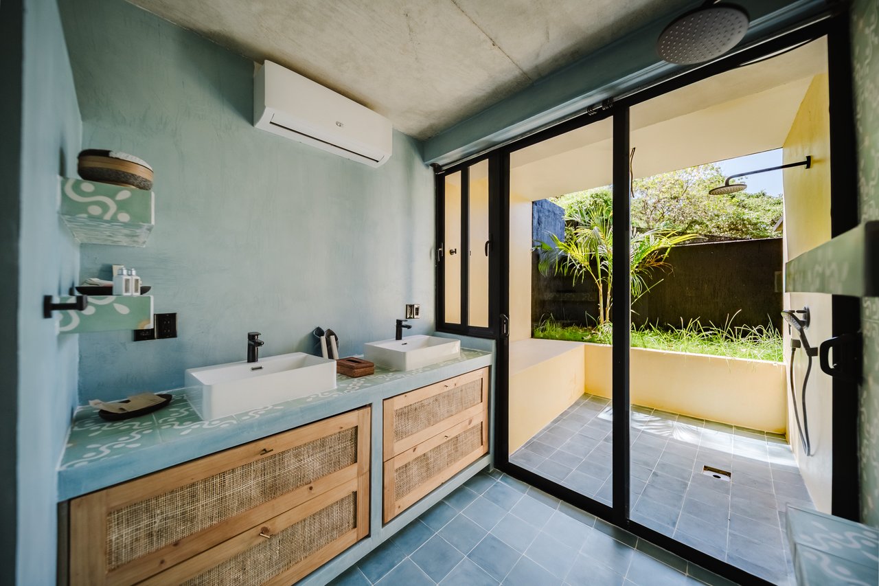 Casa Java – Newly Built Luxury Jungle Estate Near Playa La Vaca