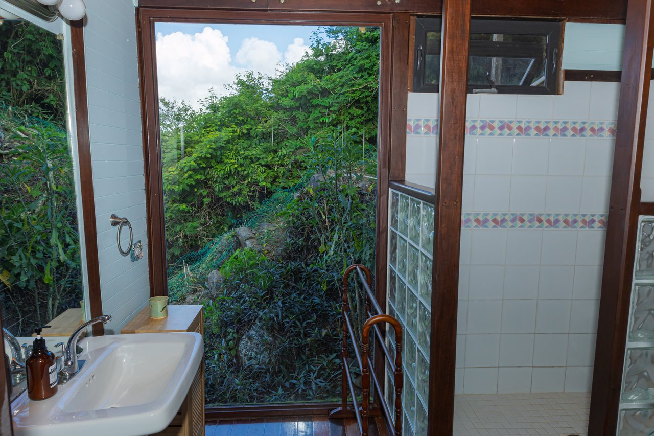 1105 Villa Botanica