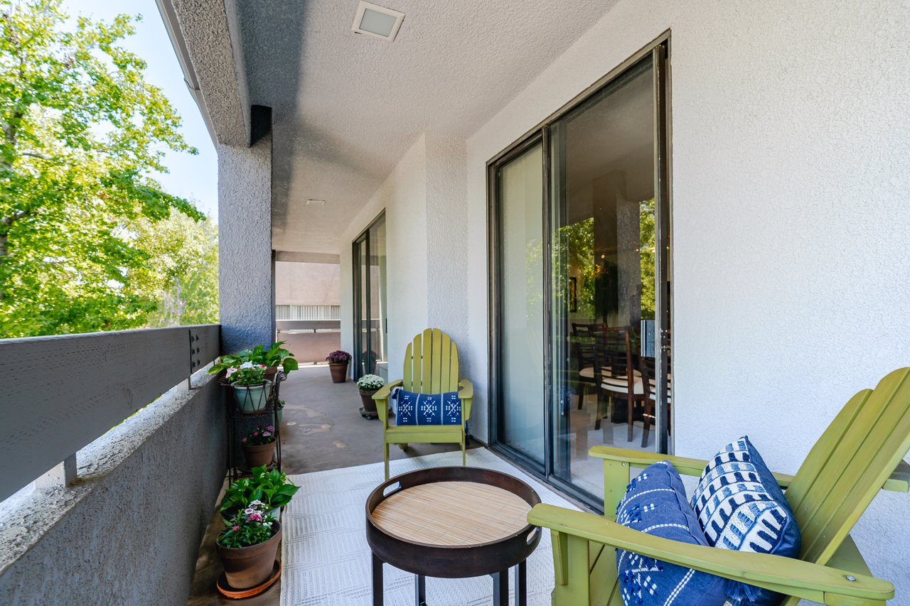 11322 Camarillo #201