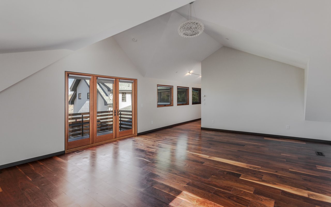 437 University Avenue