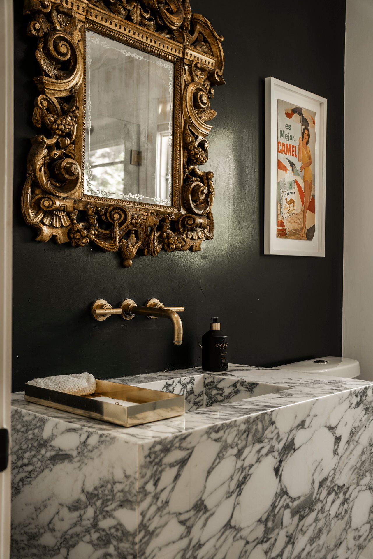 2410 Nichols Canyon Rd