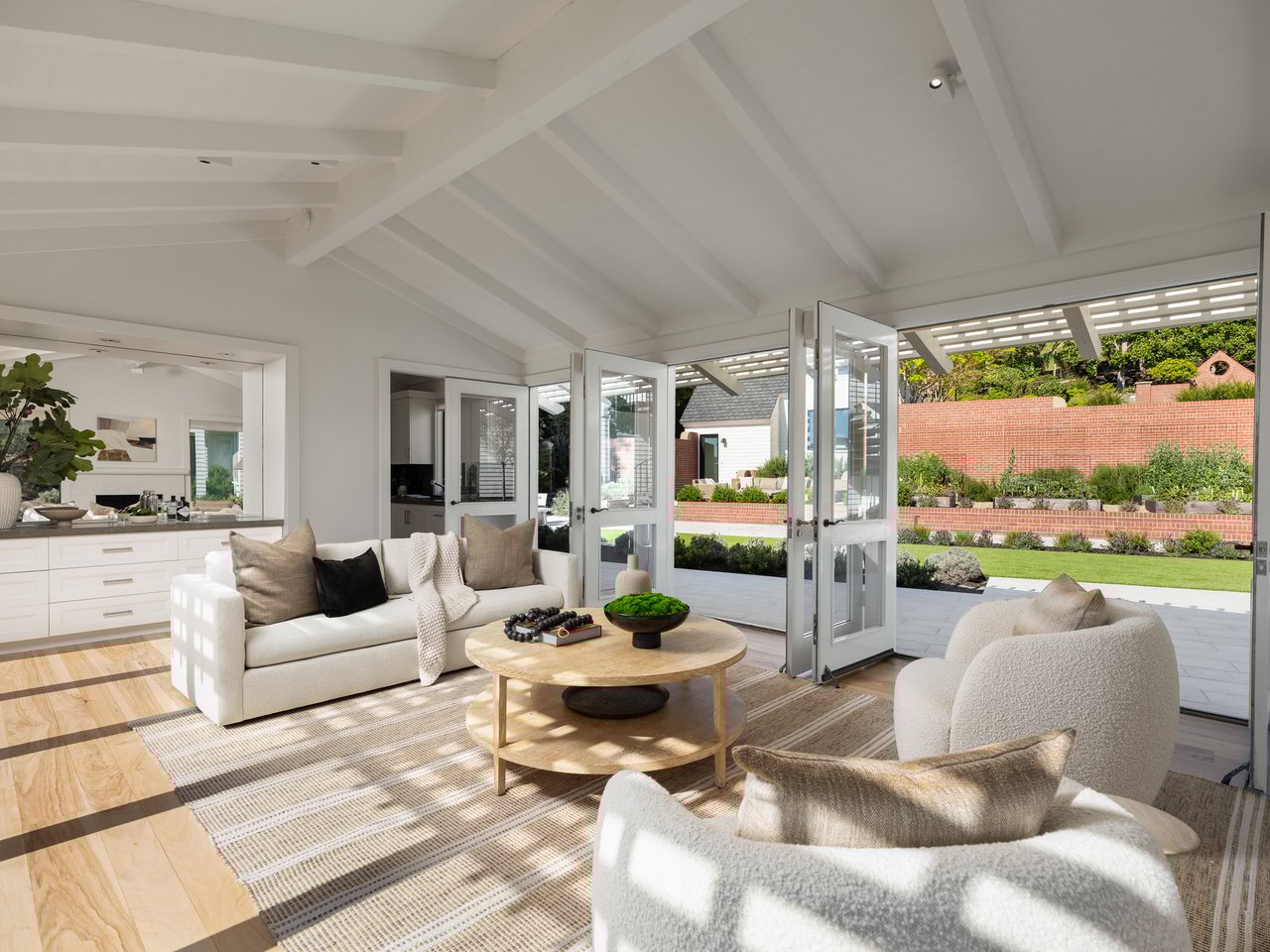 The Extraordinary Round Hill Estate