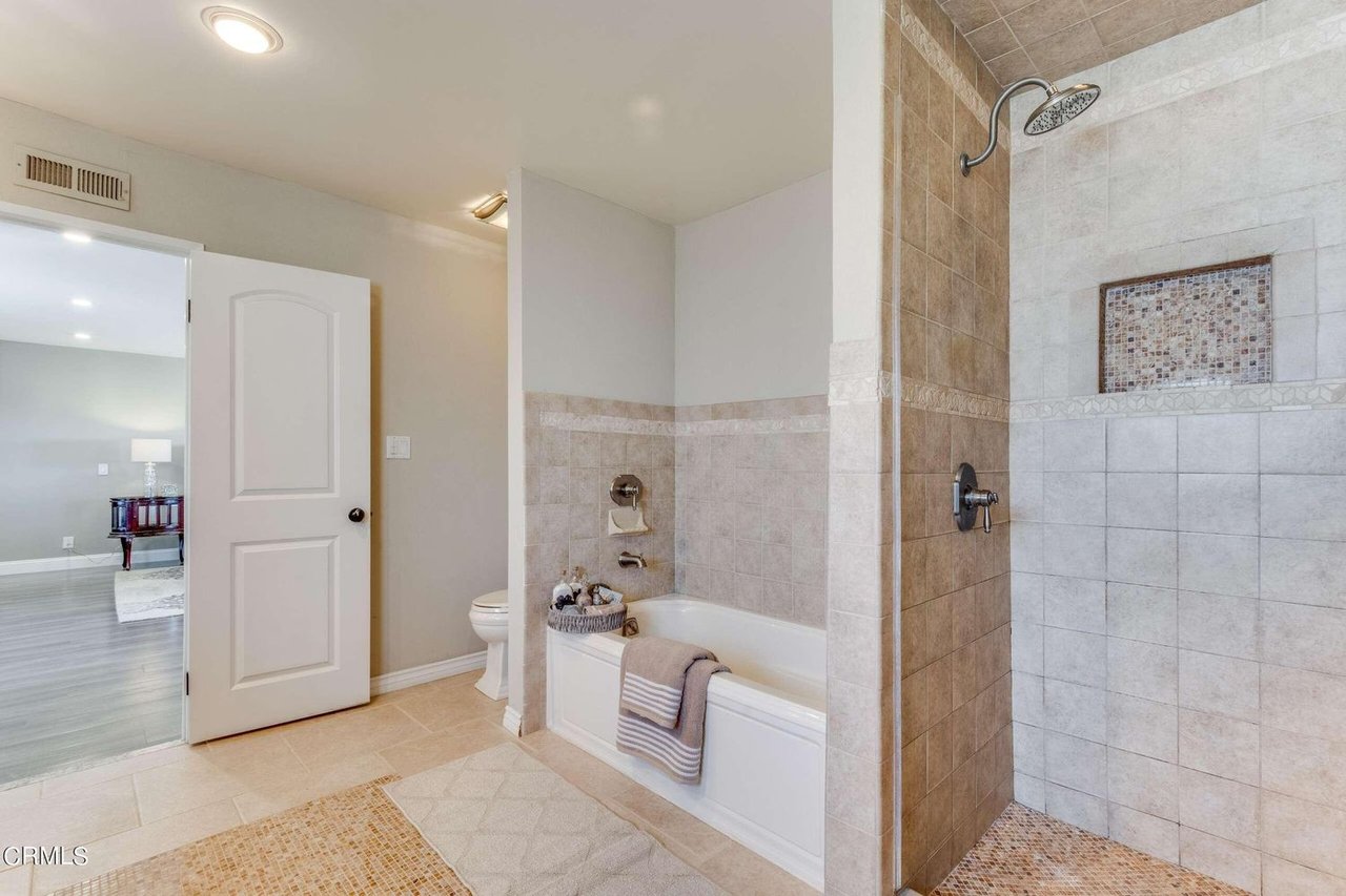 1245 Vista Superba St