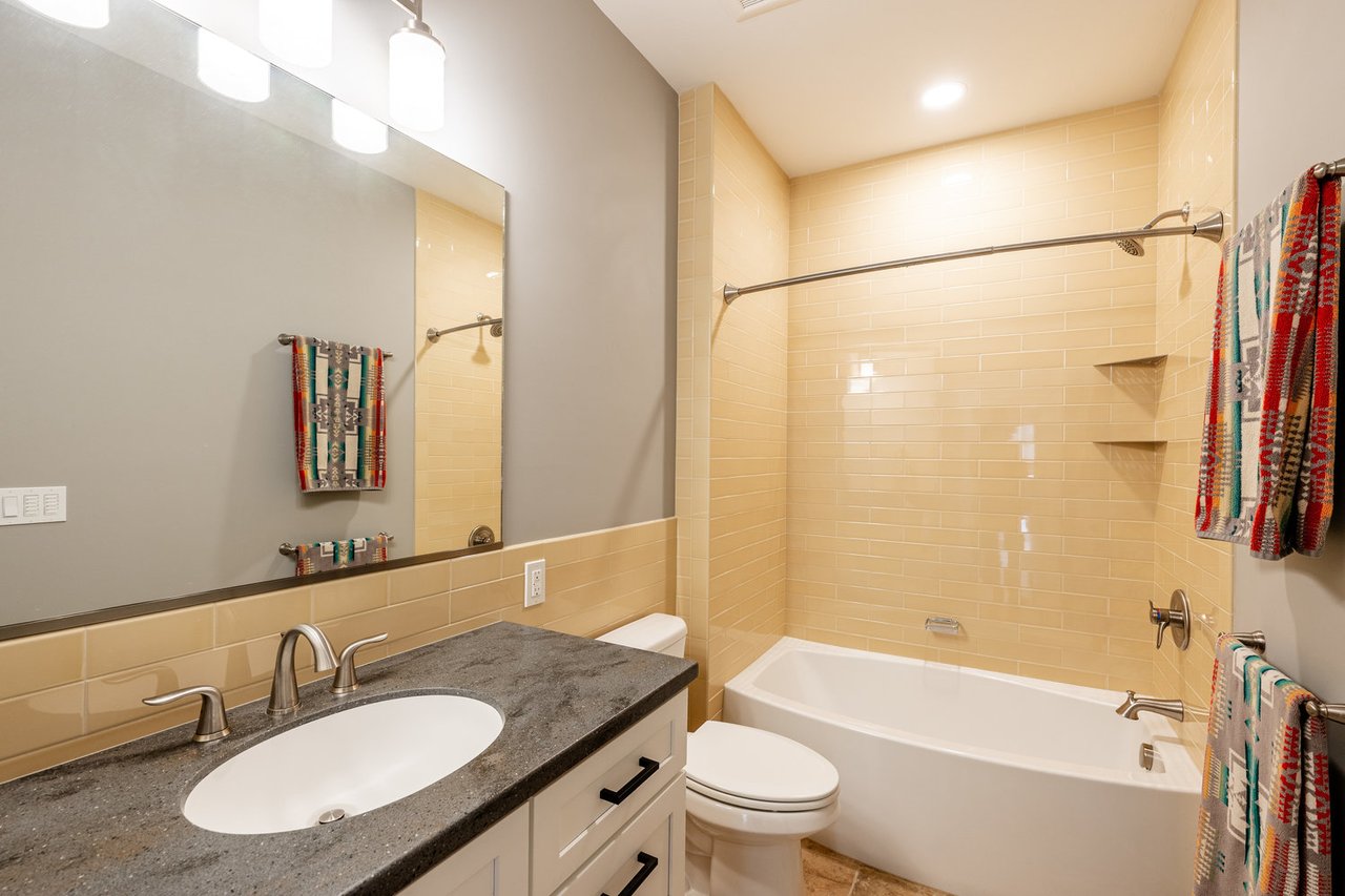 5 Creekside Lane