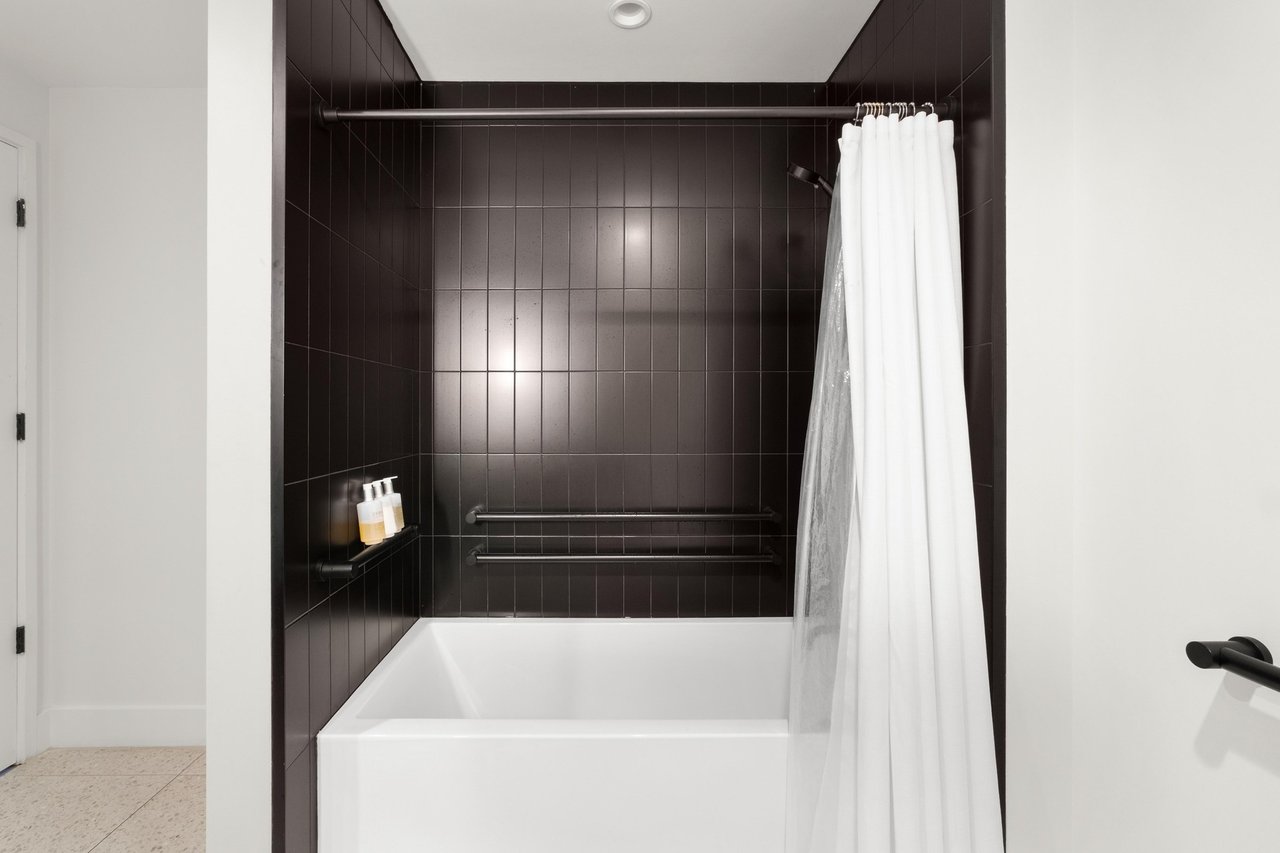 48 East Avenue #1310