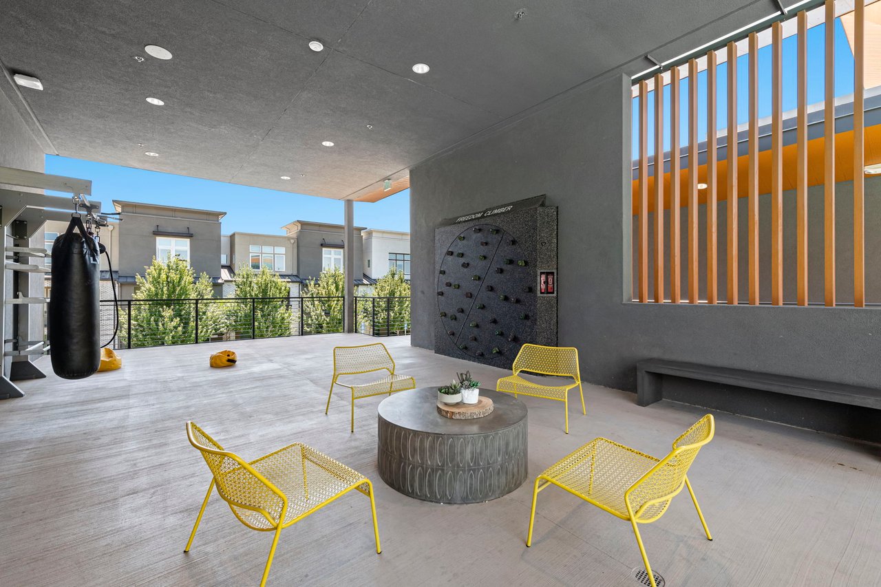 5690 Metrose Ct #302