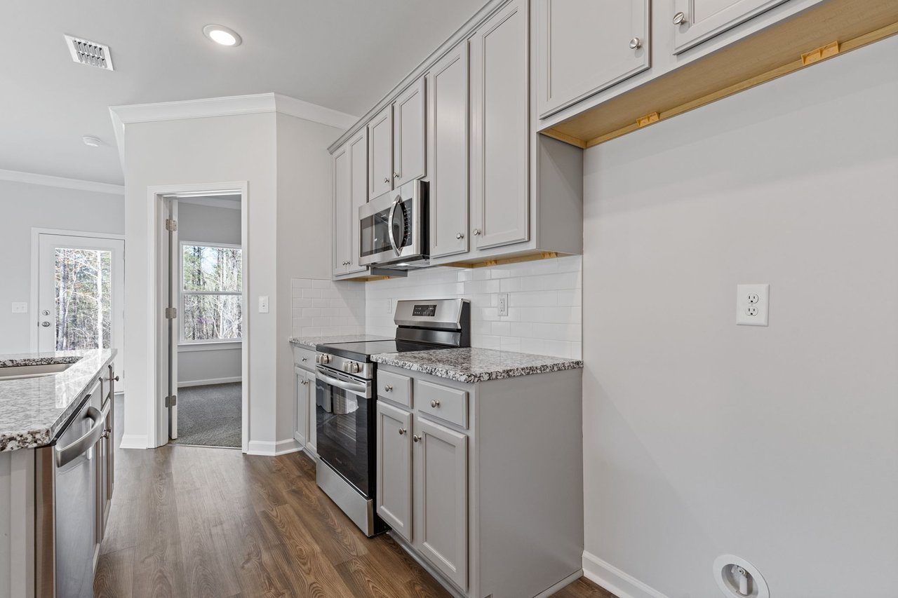 693 Shoals Trl