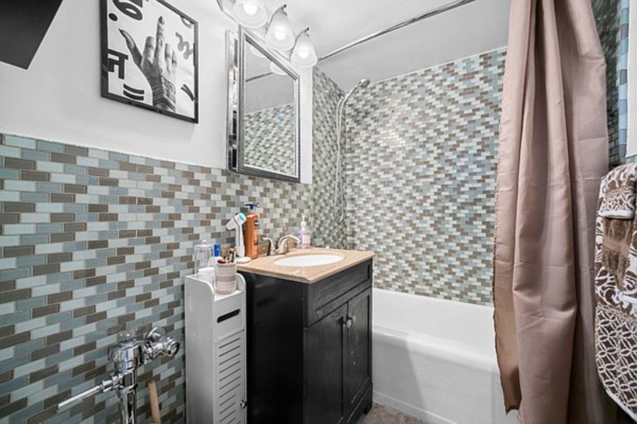200 East 36th Street, #17G