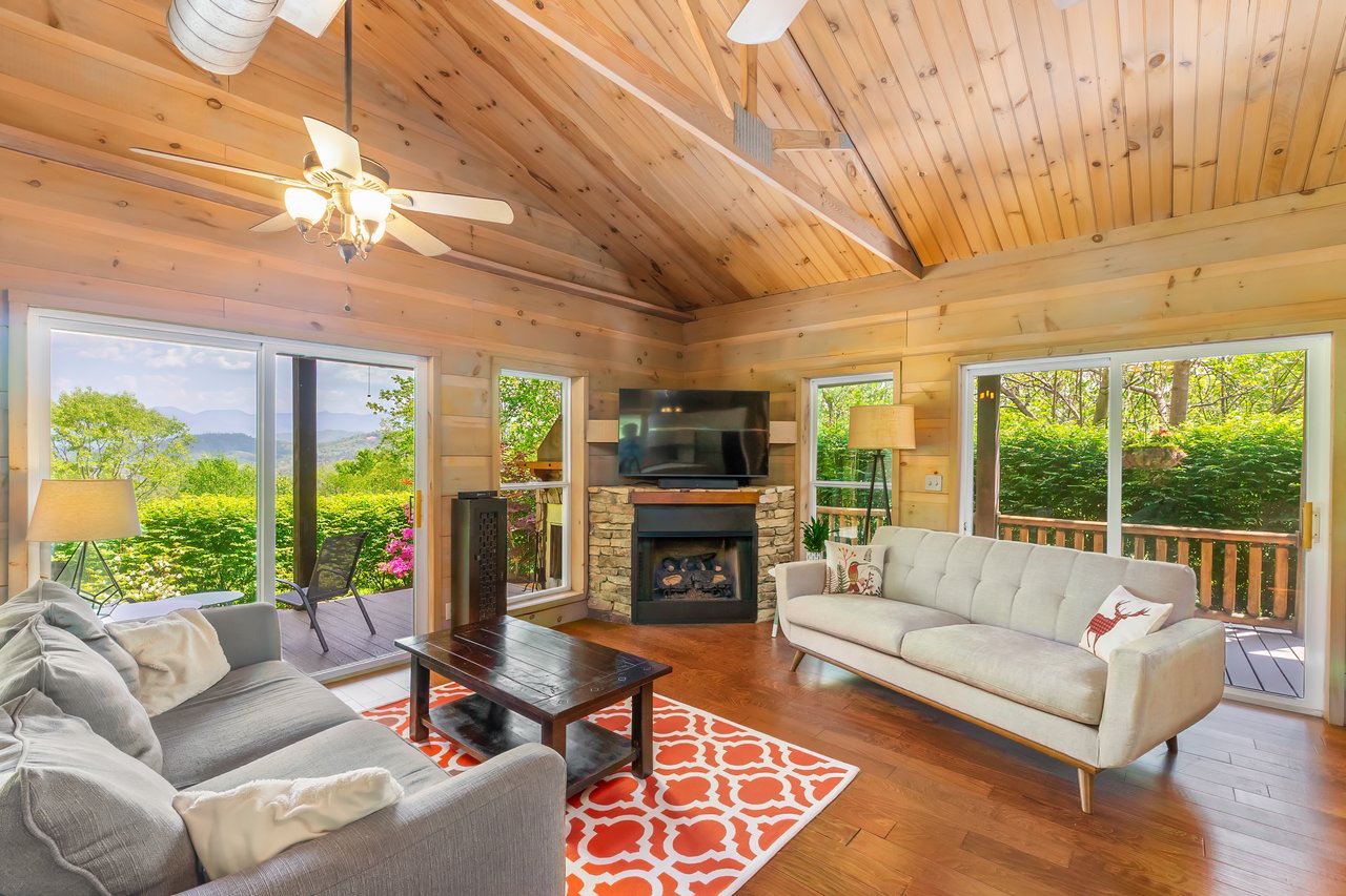 438 PALMETTO DR