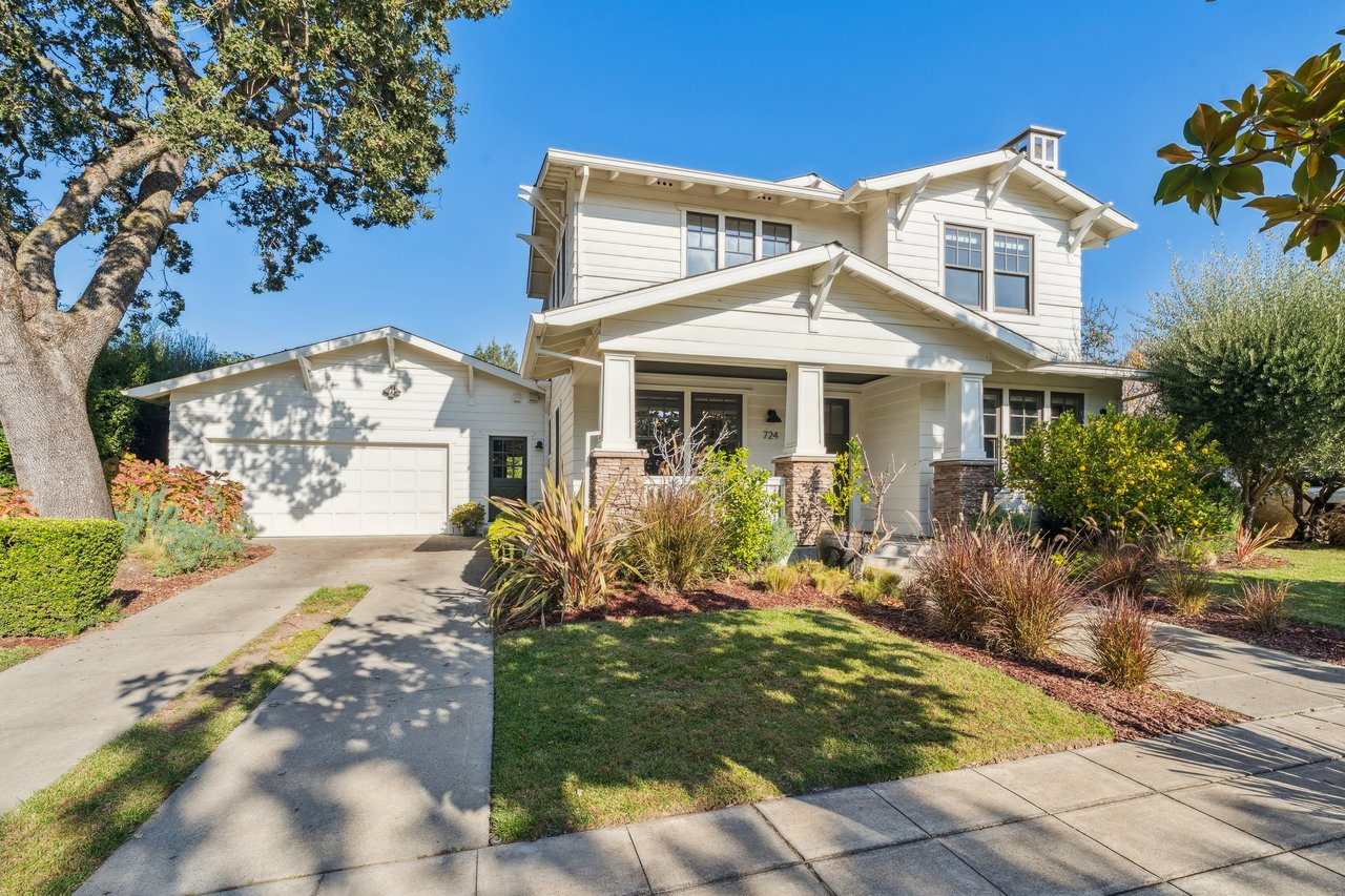 724 Charles Van Damme Way