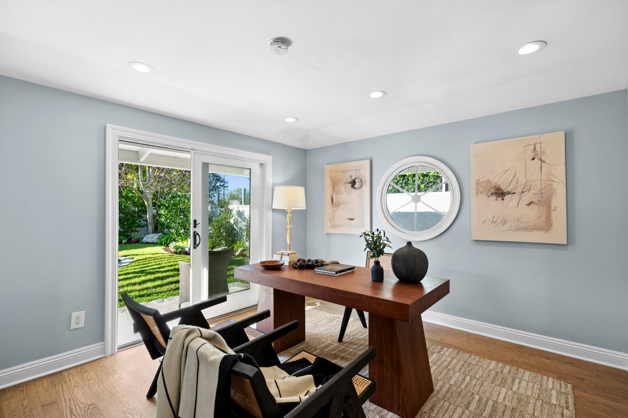 2606 Lighthouse