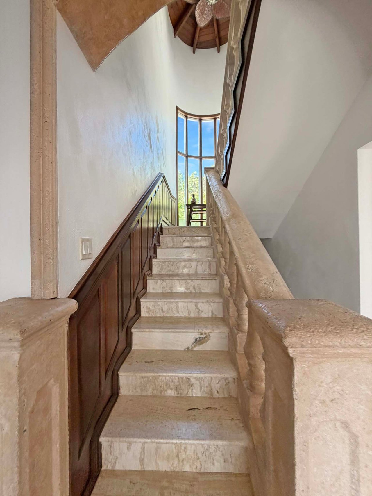 565 Parham Town 7 Bedroom Villa