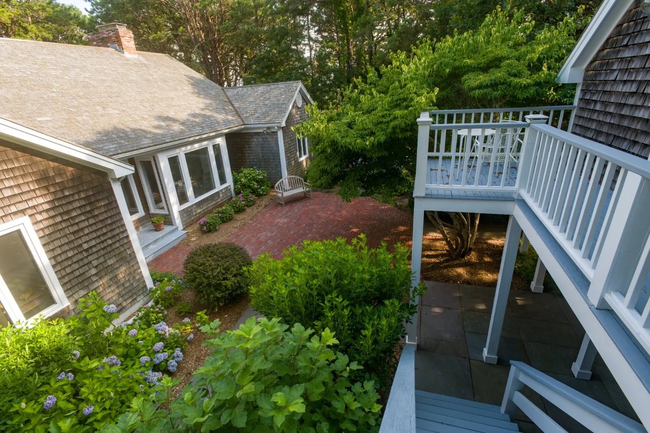 12 Tamarack Ln