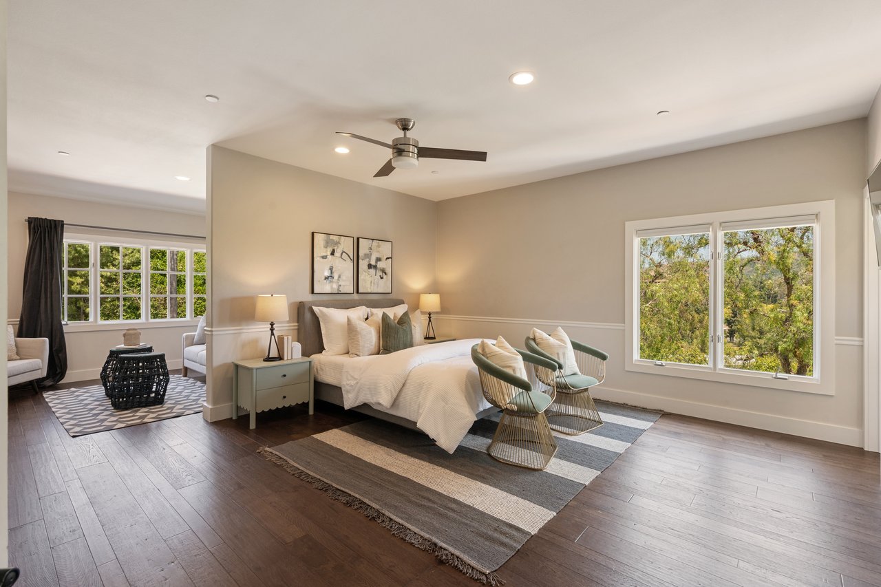 1805 Holly Tree Lane