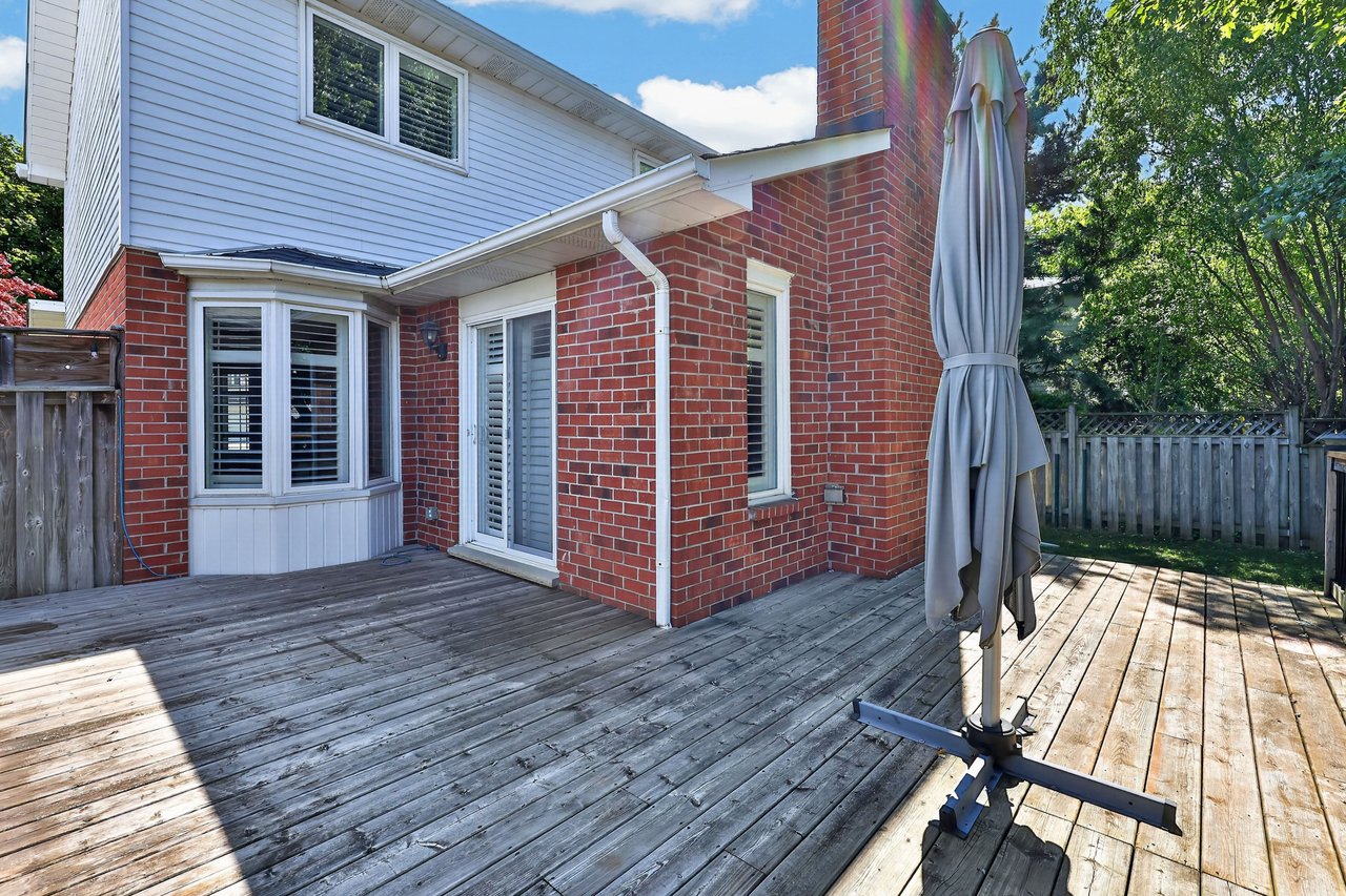 2102 Salma Crescent, Burlington