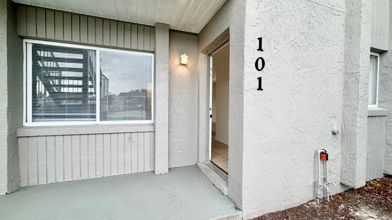 Spacious Ground-Floor Apartment for Lease in Winter Springs