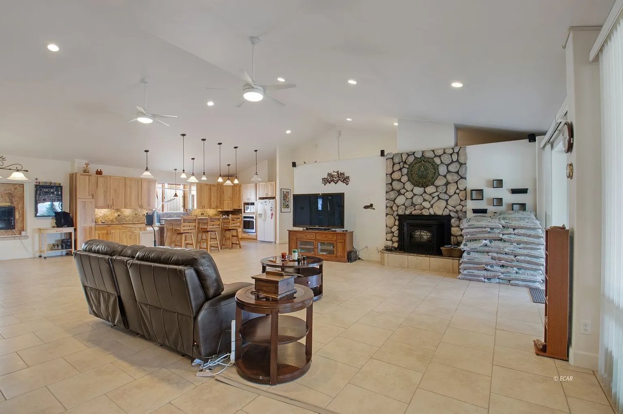 8826 Coal Mine Canyon Rd